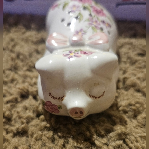 Vintage Avon Hand Decorated 1970s Ceramic Potpourri Pig W/ Painted Flowers - Picture 2 of 5